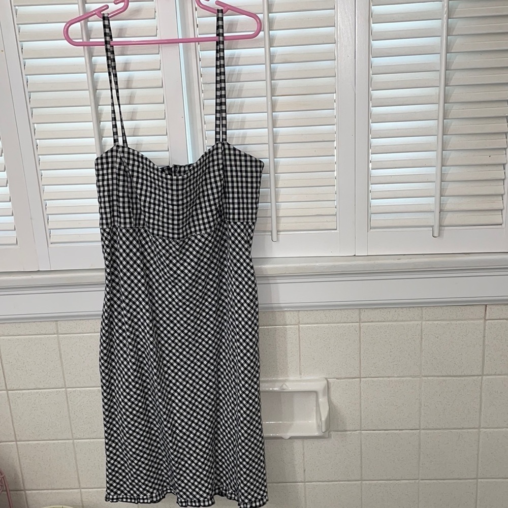 Picnic dress black and white